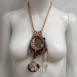 Art deco nouveau jewelry necklace pendant luxury retro liberty woman shell moon