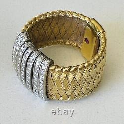 ROBERTO COIN 18k Gold Wide Silk Weave Ring. 77 Carat Diamonds-10 Grams-Size 7