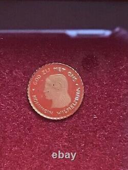 Rare vintage lot 8K solid gold coin with wonderful frame 3 pictures 6 gold coin