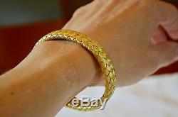 Roberto Coin flexible woven silk basket weave 18K gold bangle bracelet (30.6 gm)